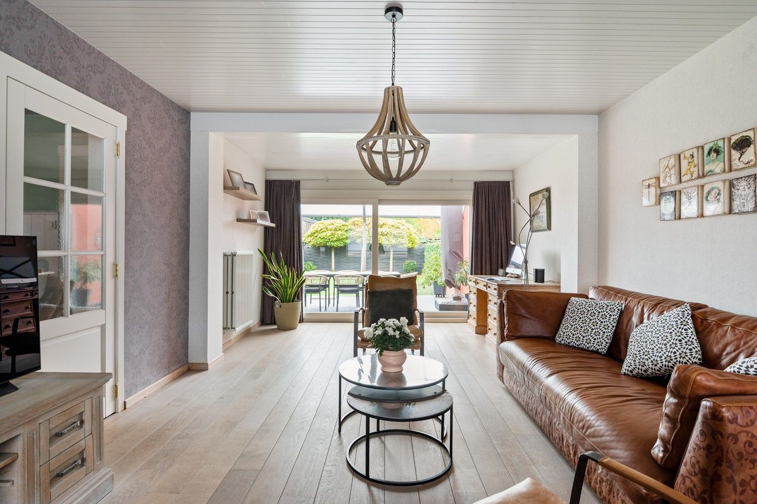 Prachtige recent gerenoveerde gezinswoning met tuin en garage in hartje Brasschaat foto 7