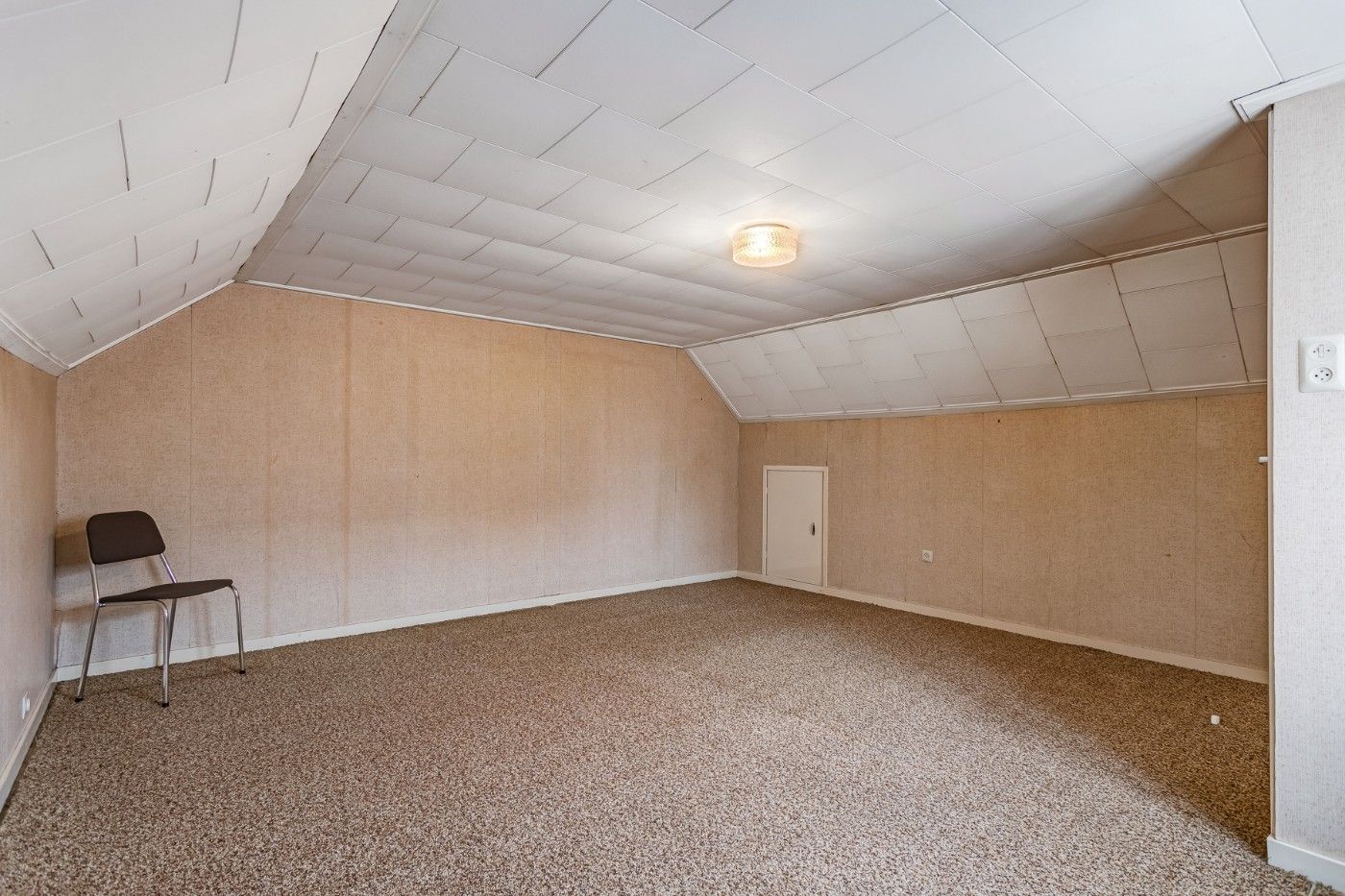 Te renoveren woning met 3 slpk., tuin en garage foto 19