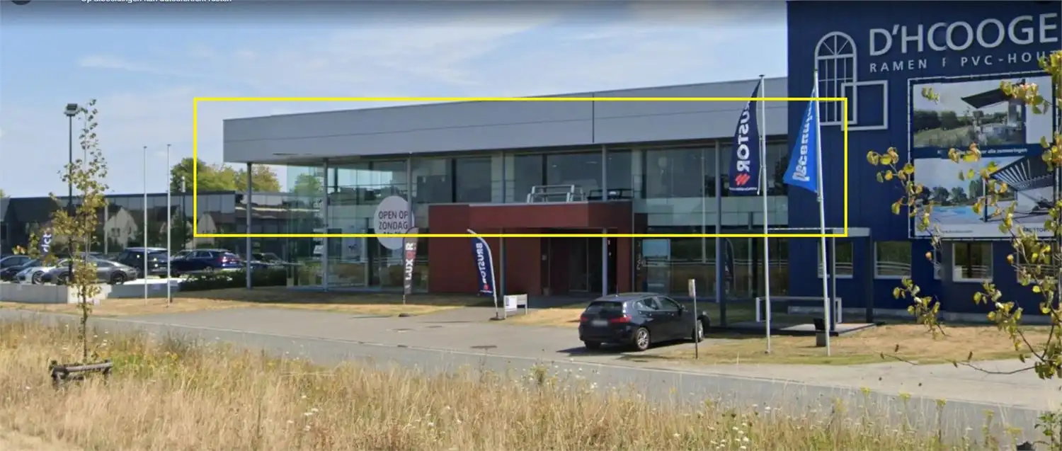 ruime en lichtrijke showroom op zicht-locatie, shop in shop principe, oppervlakte vanaf 280m² foto 3