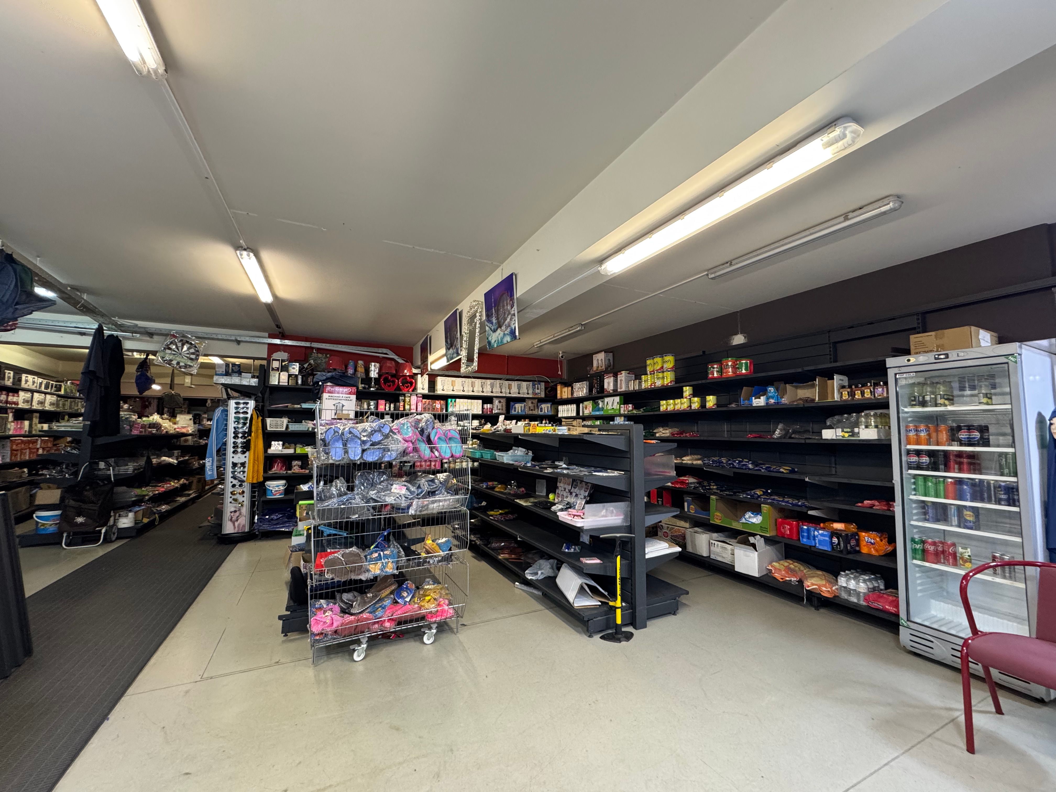 Handelsgelijkvloers 150m² + garage 20m² foto 3