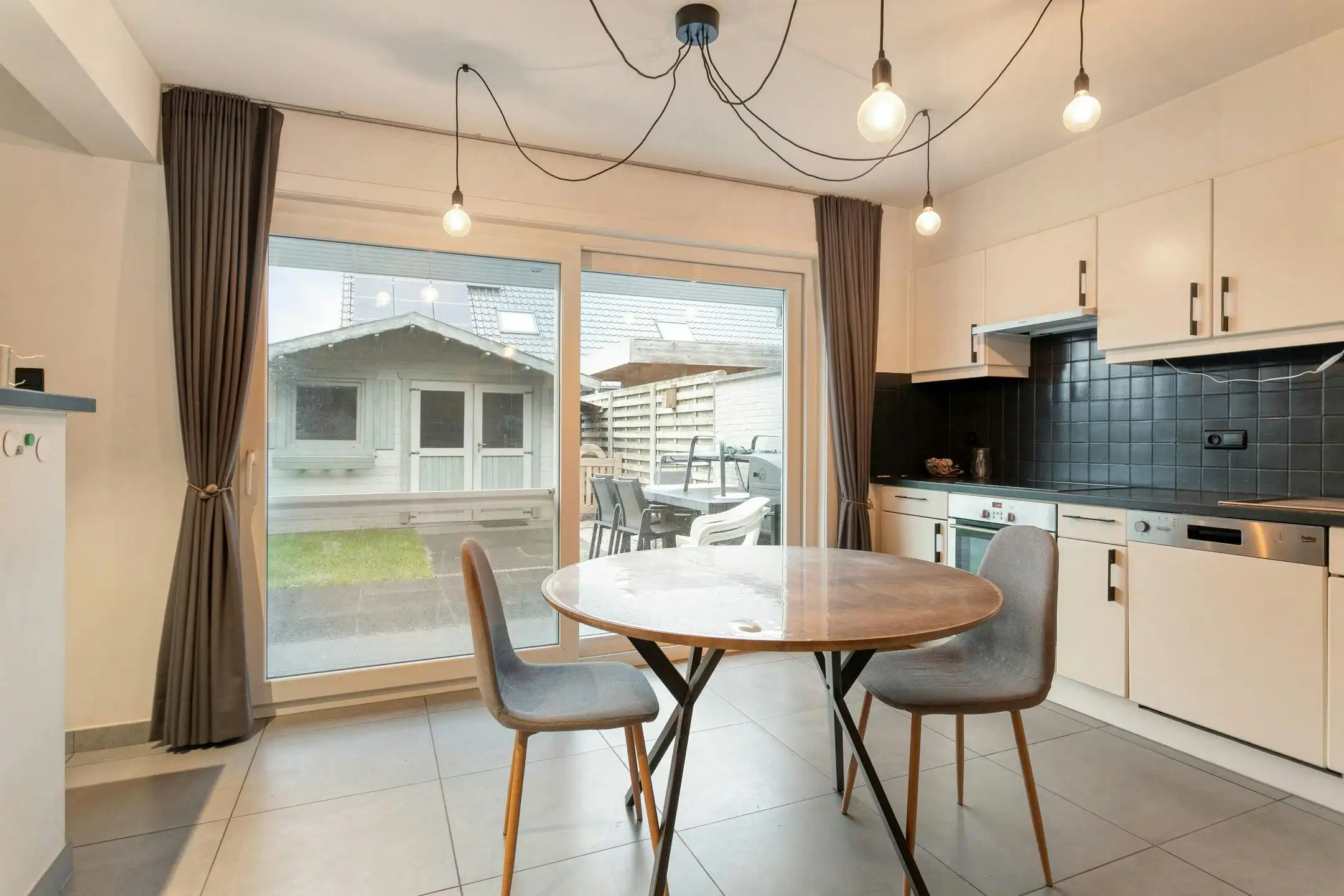 Instapklare woning met garage en tuin te koop in Ardooie foto 6