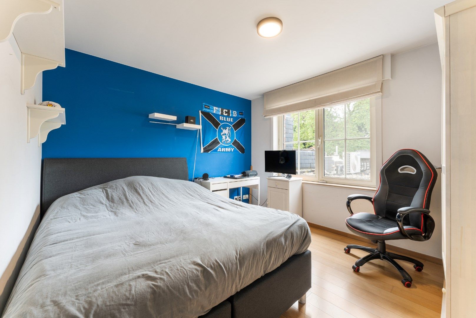 PRACHTIGE WONING MET EIKEN BIJGEBOUW | HANDELSRUIMTE & 4 GARAGES!!!  foto 16