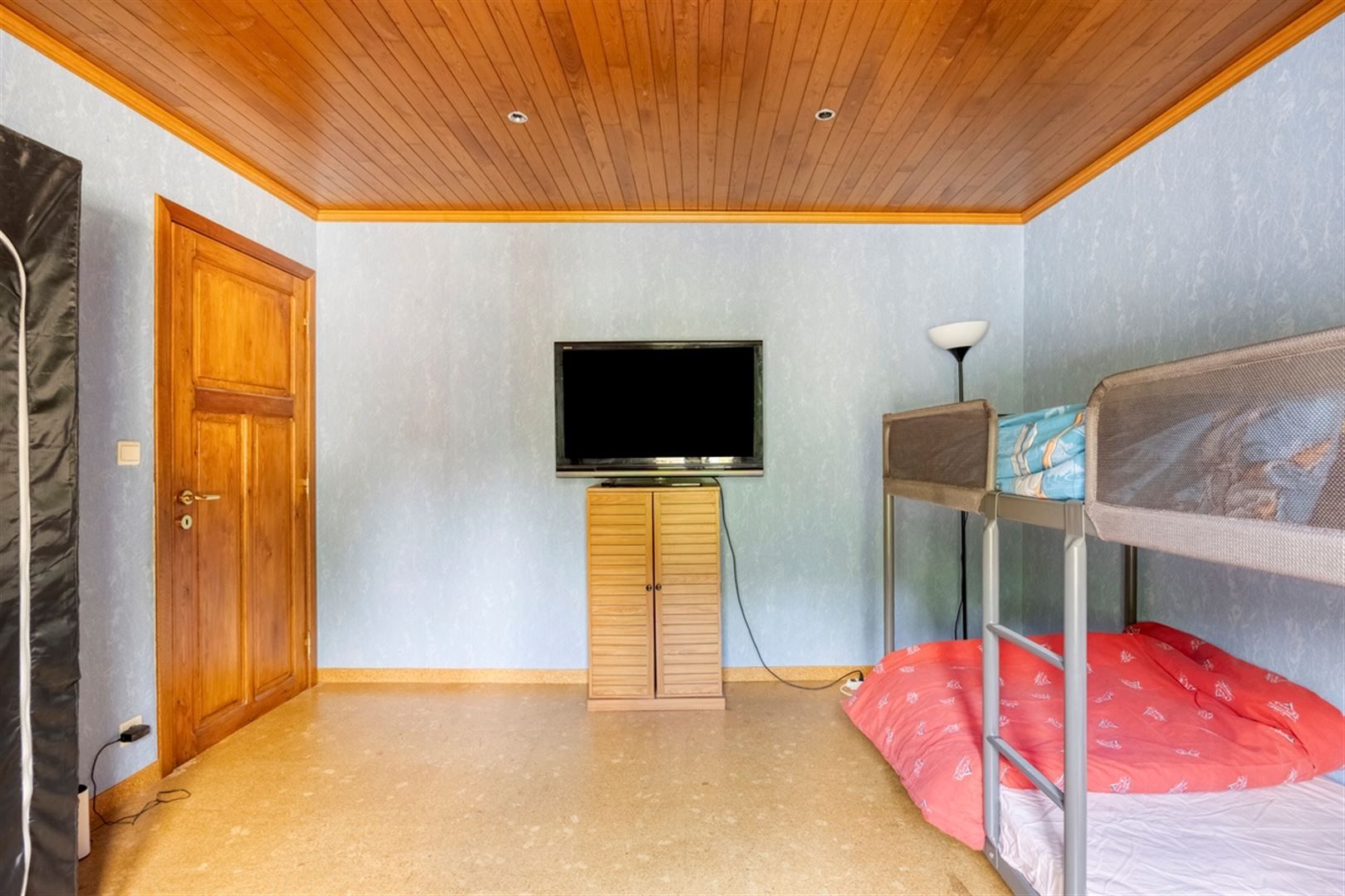 Ruime rijwoning met garage foto 15