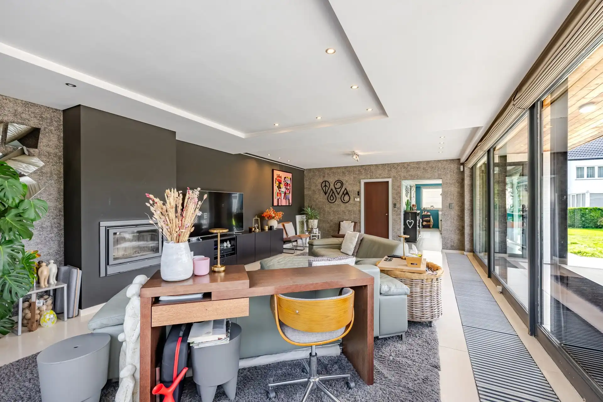 Exclusieve woning met 5 slaapkamers, tennisplein, poolhouse en ruime tuin foto 8