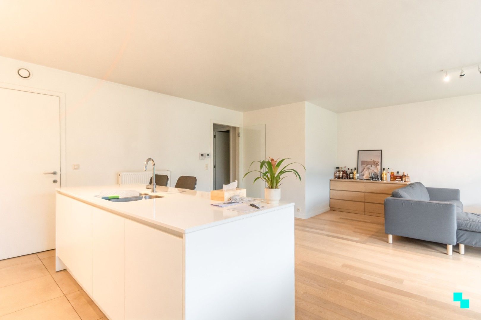 Ruim gelijkvloers appartement met tuin foto 6