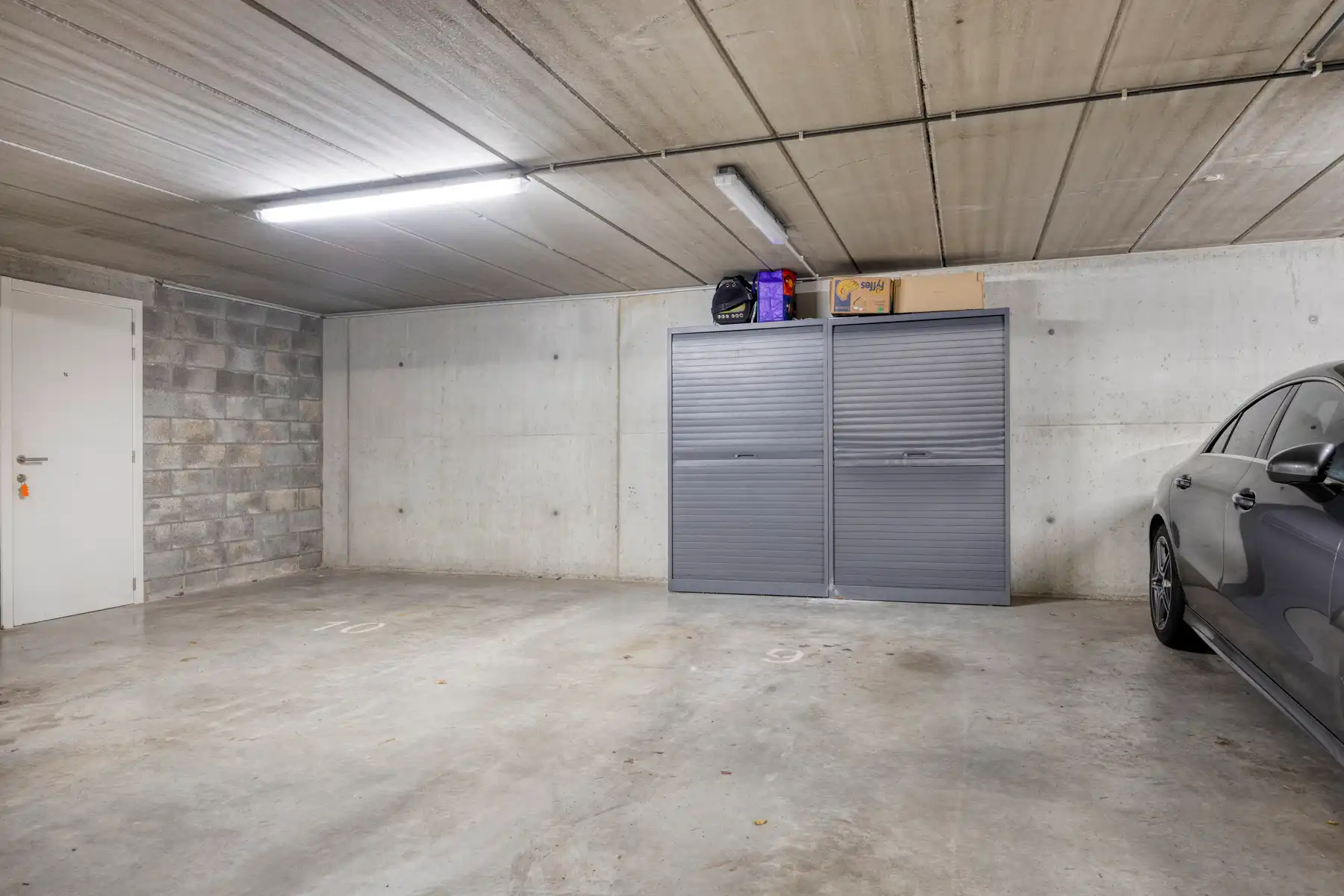 Appartement met 2 slaapkamers, groot terras, garage & kelder foto 16