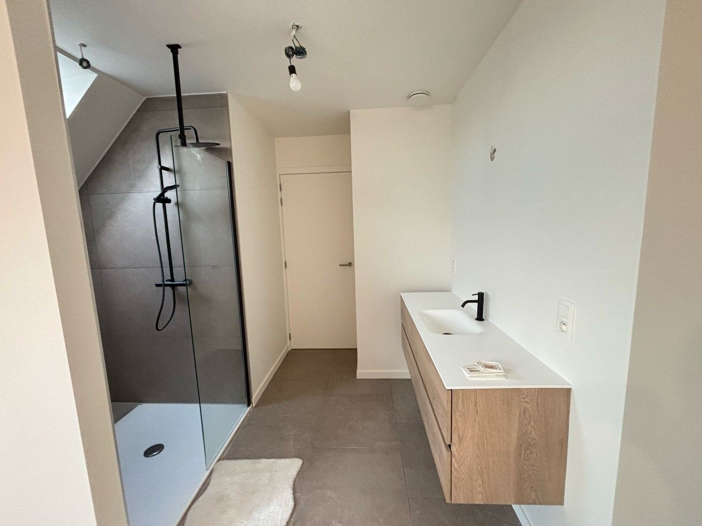 PENTHOUSE MET 2 SLAAPKAMERS EN RUIM TERRAS foto 15