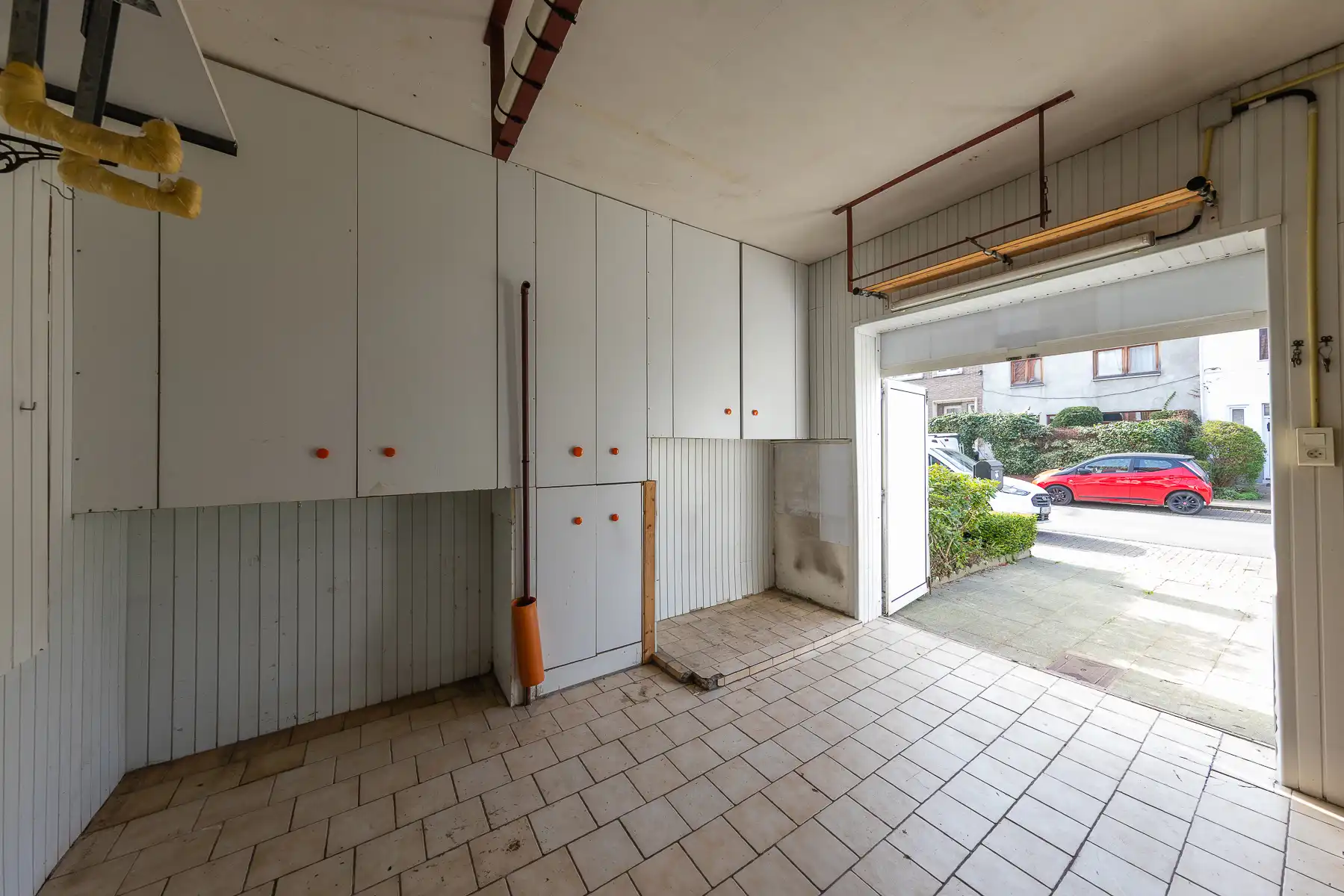 Te renoveren woning met potentieel in Drogenbos foto 18
