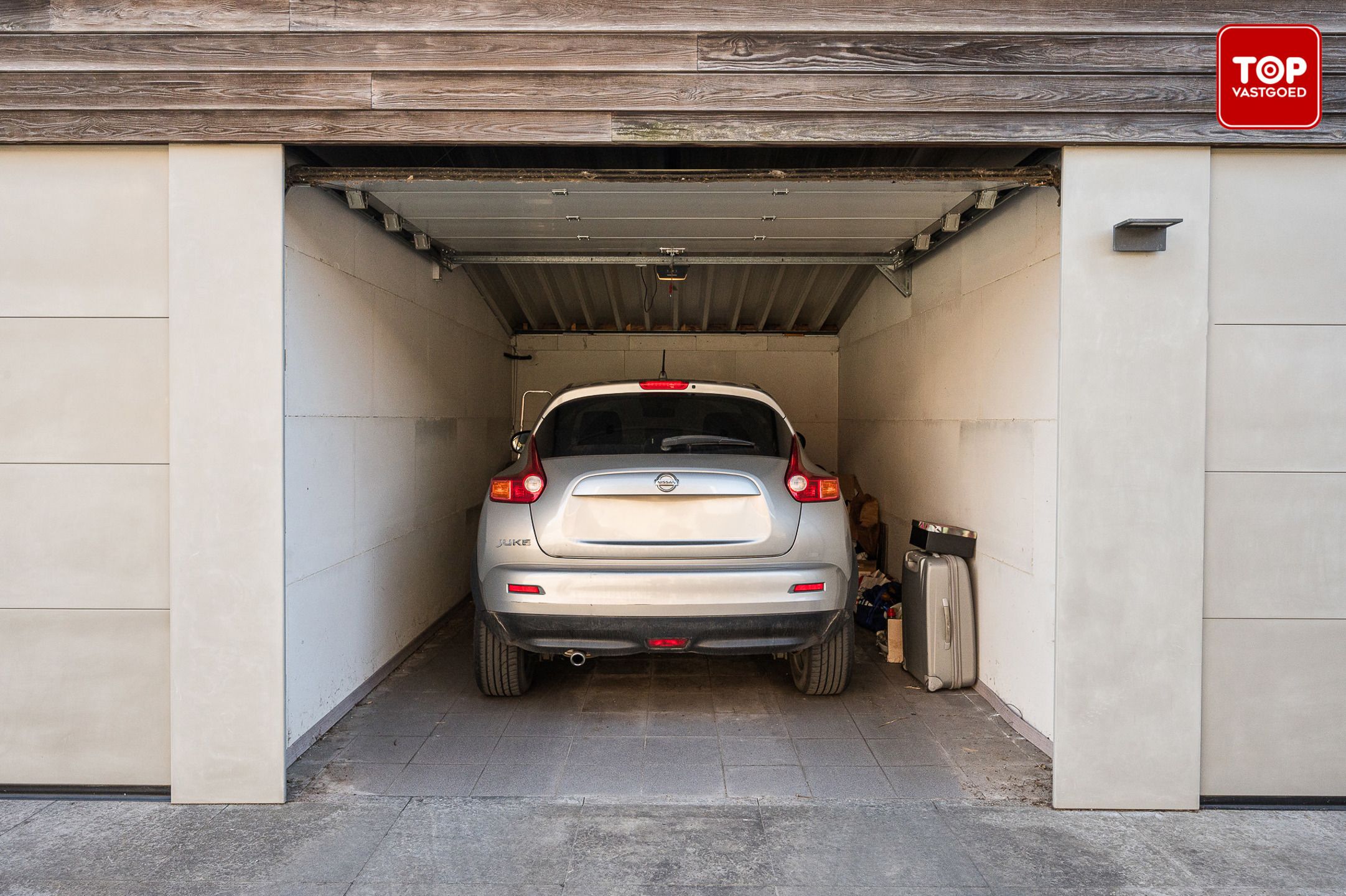 Garagebox op een gunstige locatie in een afgesloten modern complex  foto 3