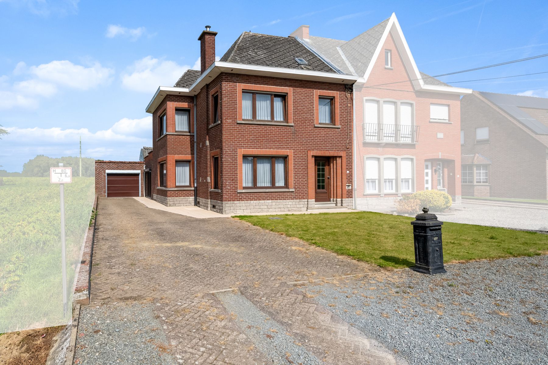 Te renoveren woning met potentieel op toplocatie foto 1