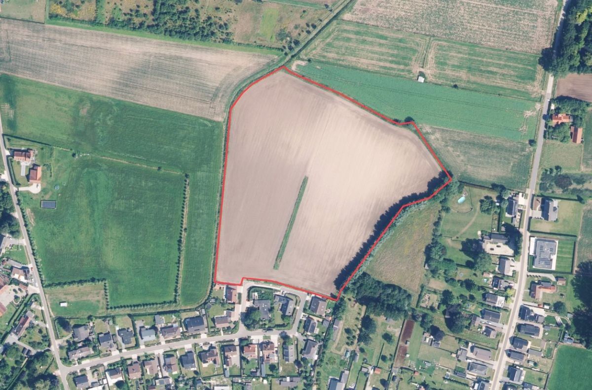 Perceel akkerland te koop te Kruisem (Ouwegem) foto {{pictureIndex}}