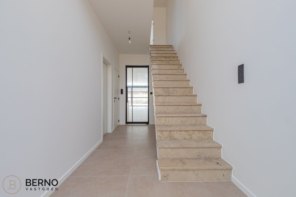 Nieuwbouwwoning met tuin foto 7