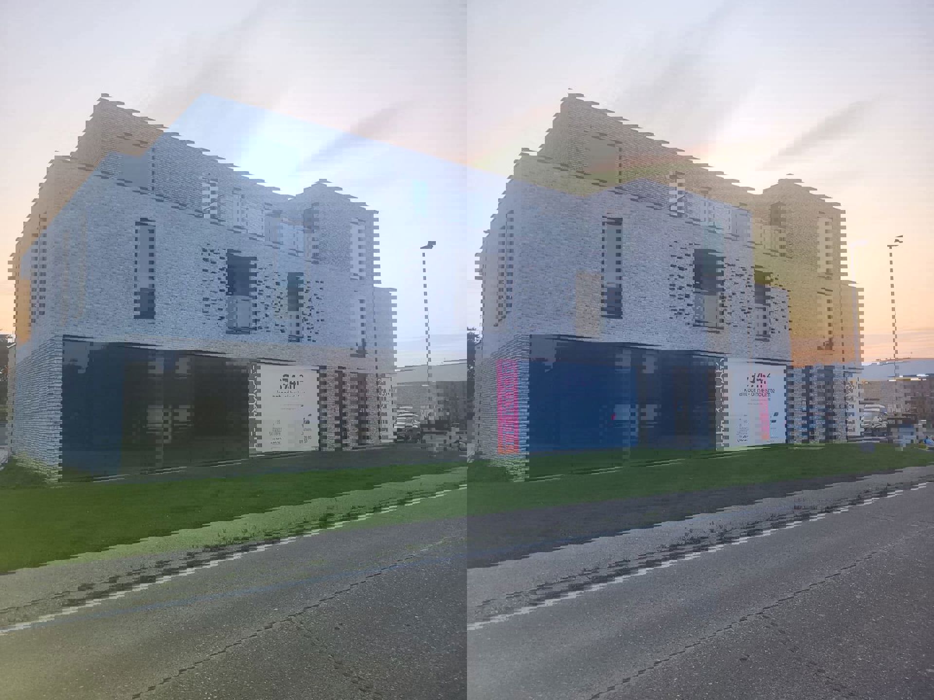 Kantoor of handelsgelijkvloers (374m²) in het centrum van Ham foto 2