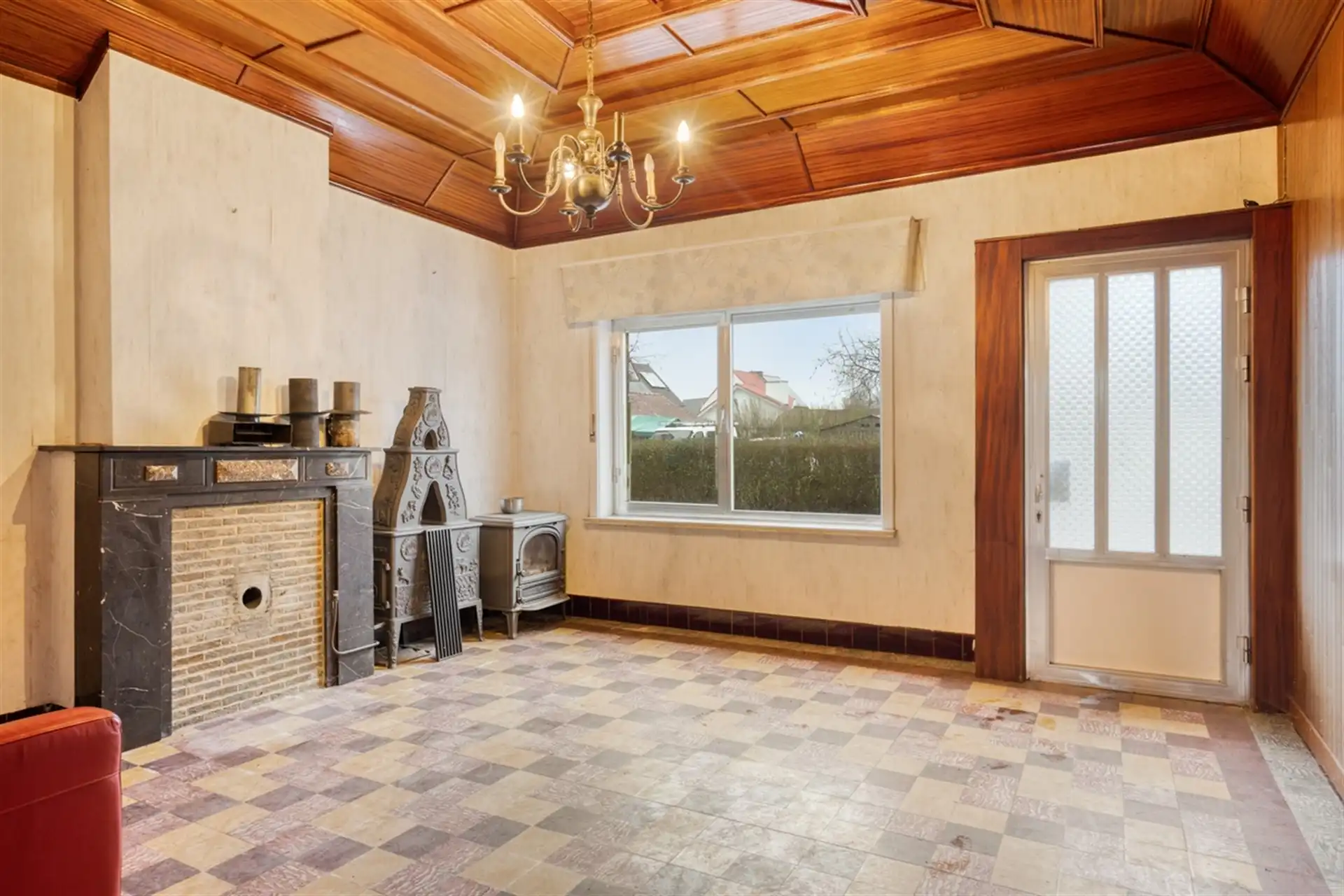 Te renoveren woning met prachtige tuin foto 3