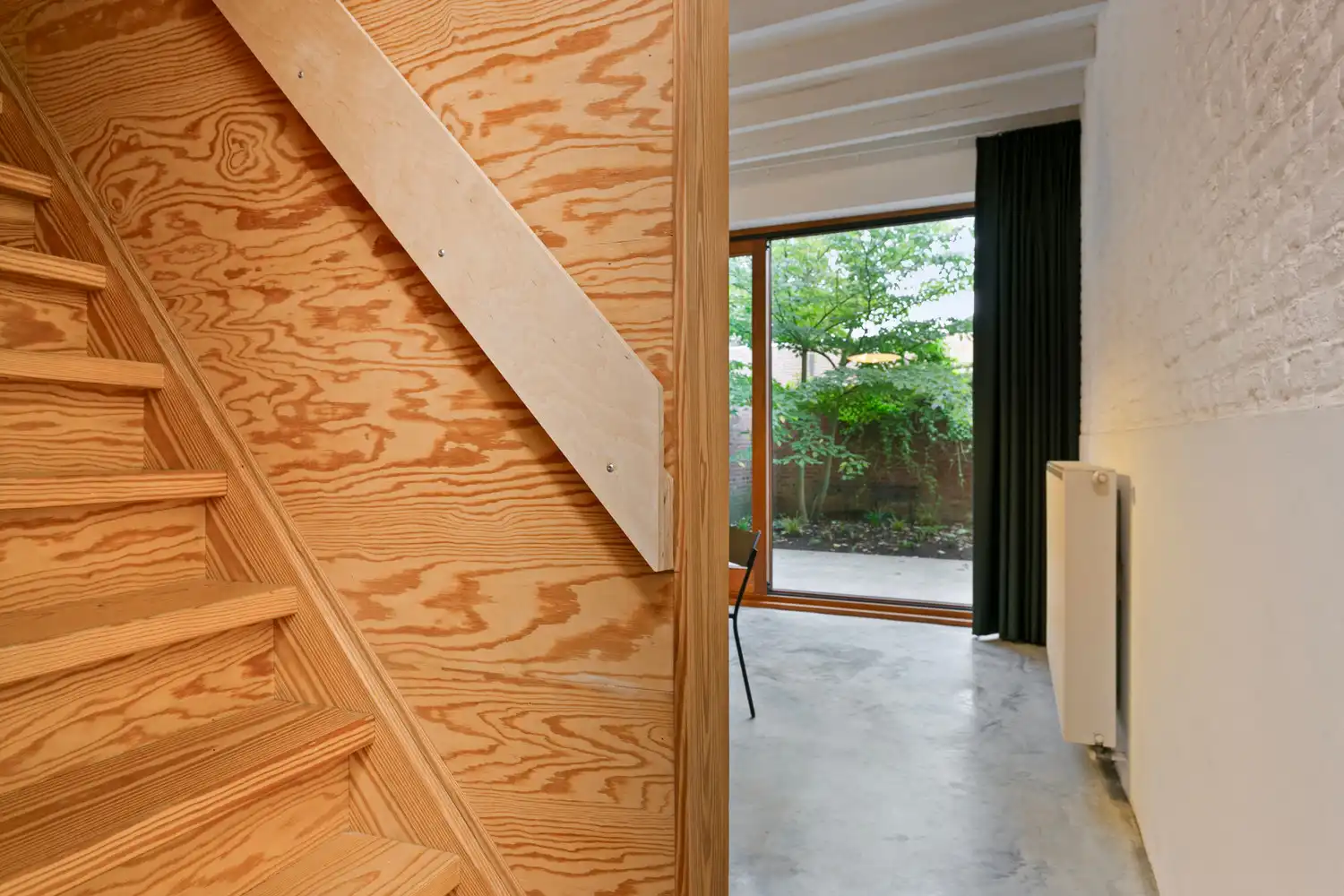 PRACHTIG GERENOVEERDE WONING MET STADSTUIN! foto 11