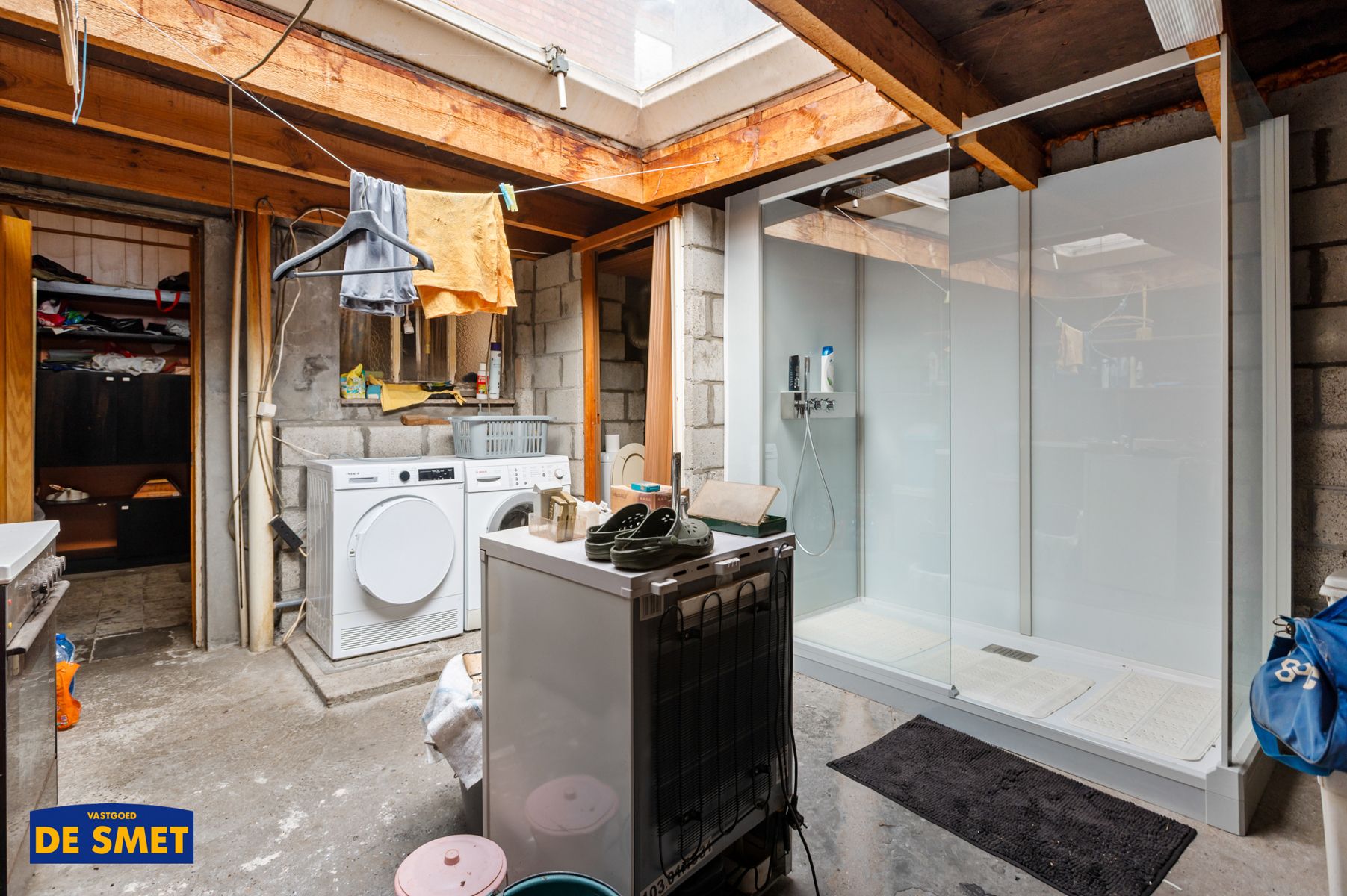 Volledig te vernieuwen/af te breken rijwoning zonder tuin foto 8