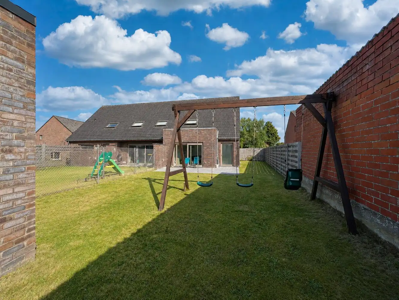 Recente, energiezuinige woning met zonnige tuin (344m²)! foto 14
