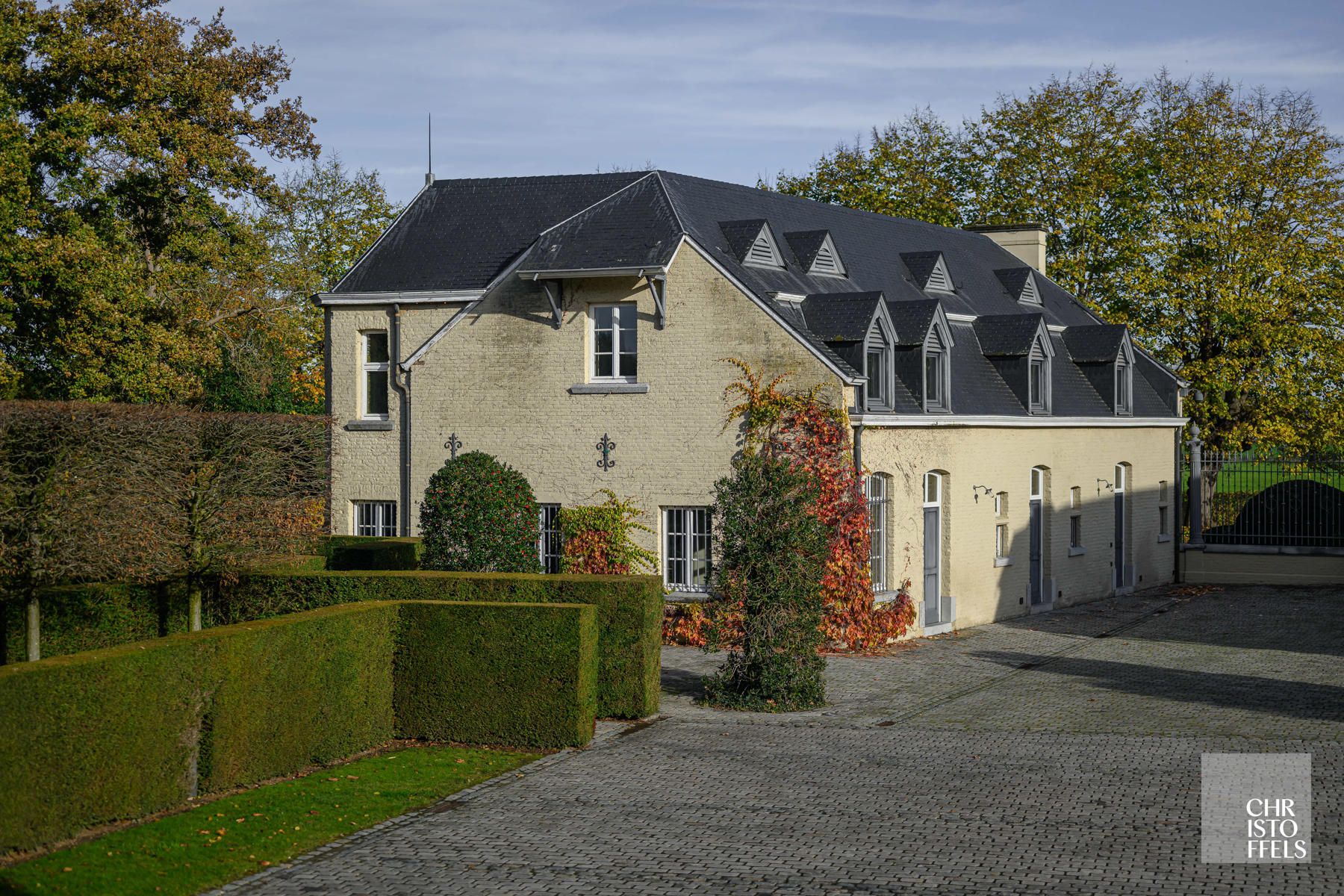 Uitzonderlijk landgoed met 11,5 ha park en 10,5 ha weilanden! foto 24