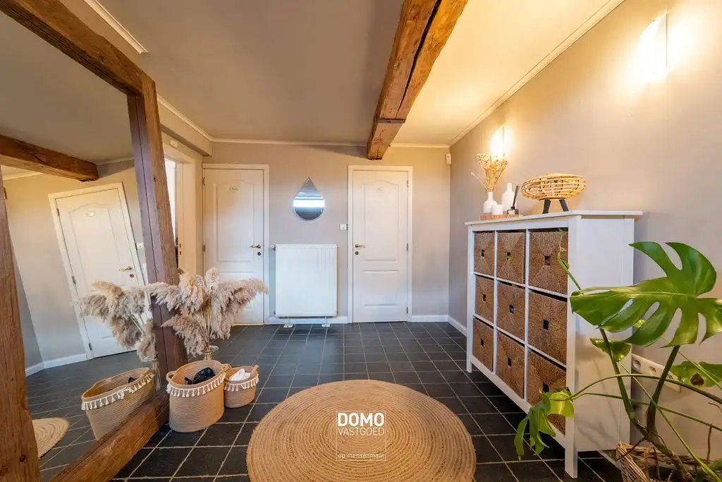 Verrassend ruime woning met karakter te Kuringen. foto 3