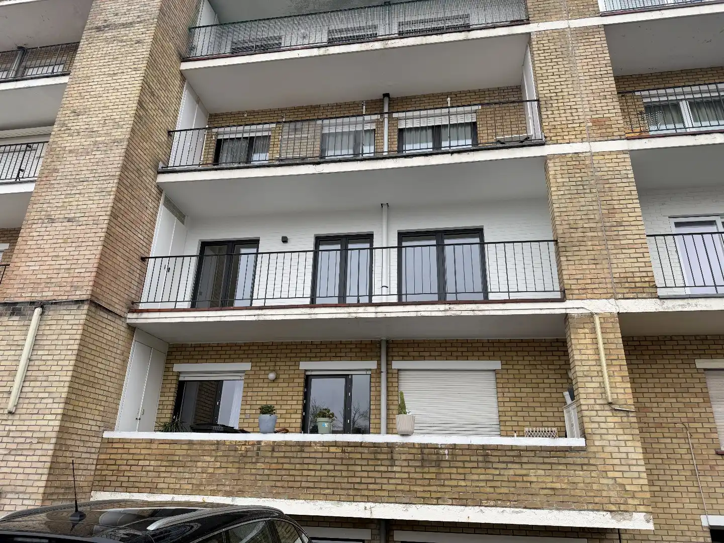 Gerenoveerd appartement met 2 slaapkamers, zonnig terras, kelderberging in Kortrijk foto 10