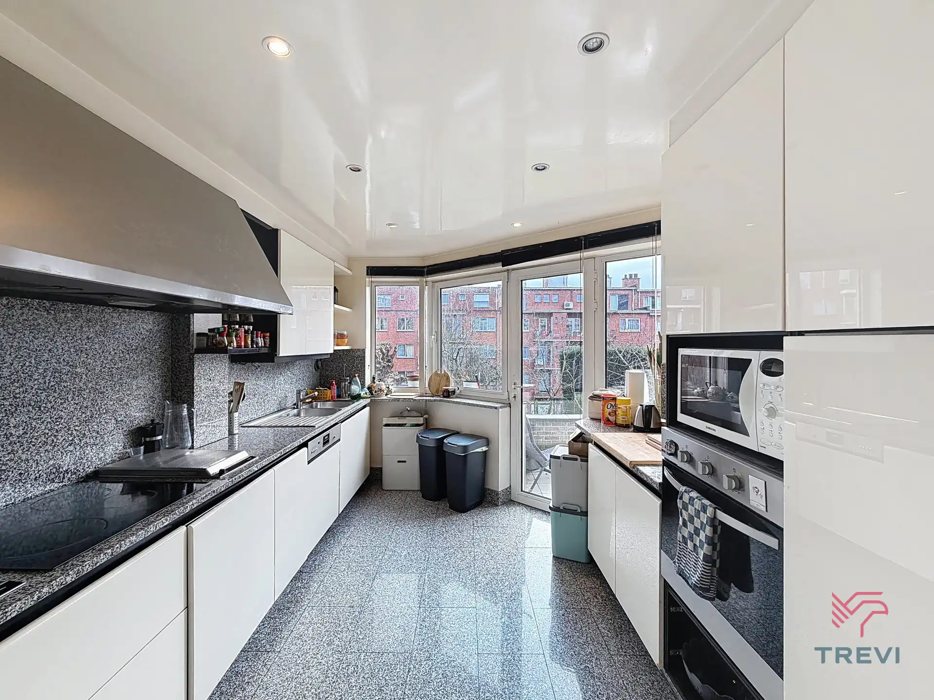 Huis met 4 slaapkamers en tuin  foto 9