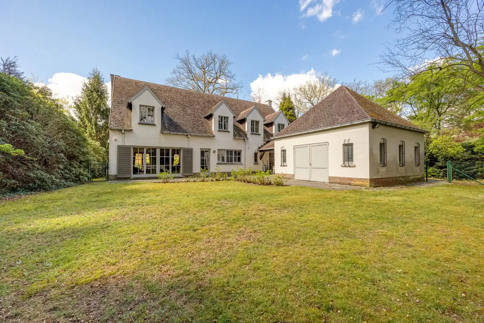 Villa met praktijkruimte en dubbele garage op riant perceel van 2.010 m² te Schoten foto 22