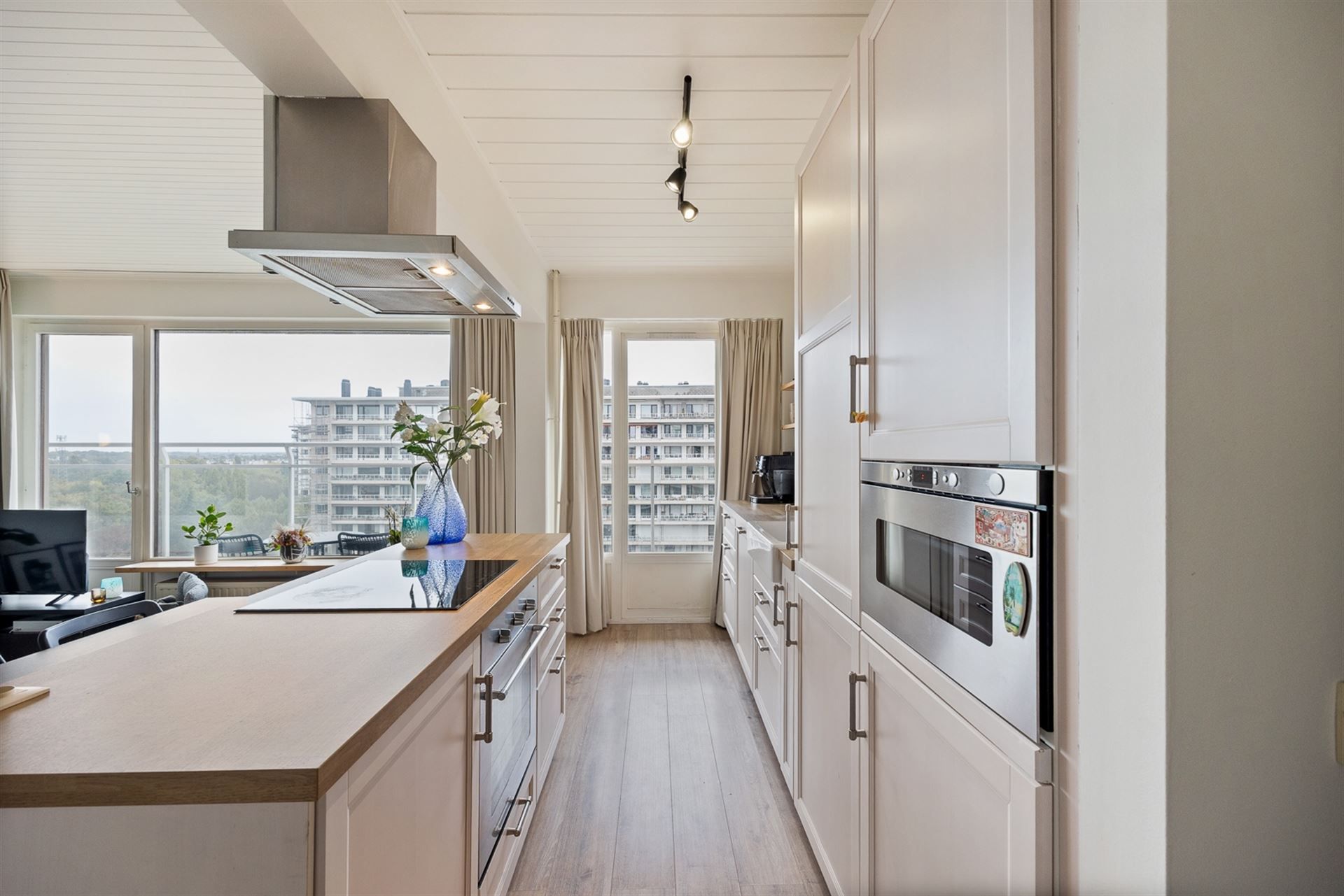 Lichtrijk Appartement met Panoramisch Uitzicht op Antwerpen foto 5