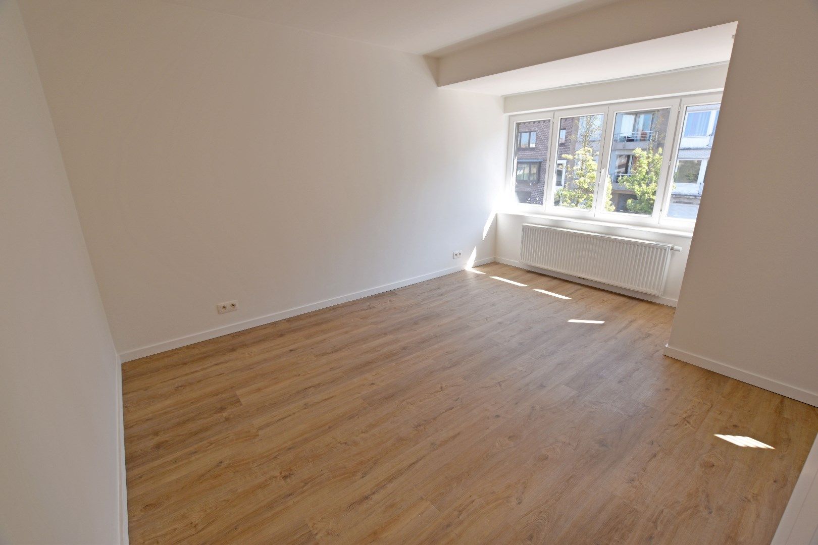 Mooi gerenoveerde koppelvilla met panoramisch zich op het Zegemeer foto 10