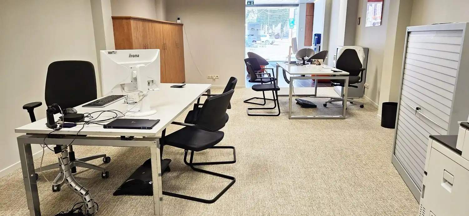 INSTAPKLAAR KANTOOR - COMMERCIEEL GELIJKVLOERS VEEMARKT TIENEN foto 6