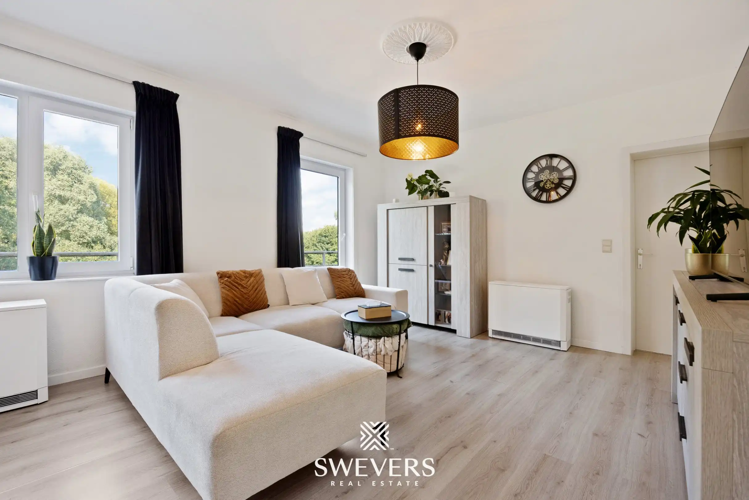 Uitstekend gelegen en instapklaar appartement met 2 slaapkamers te Genk foto 2