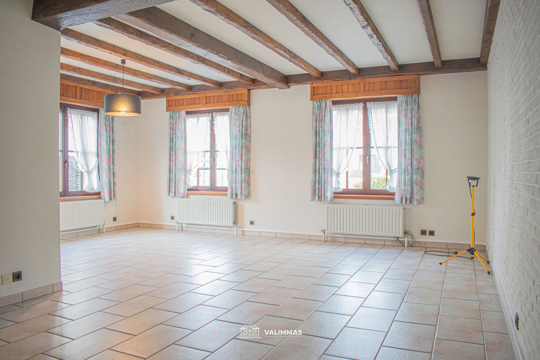 Zeer ruime (kangoeroe-)woning met parking en atelier/opslag foto 6