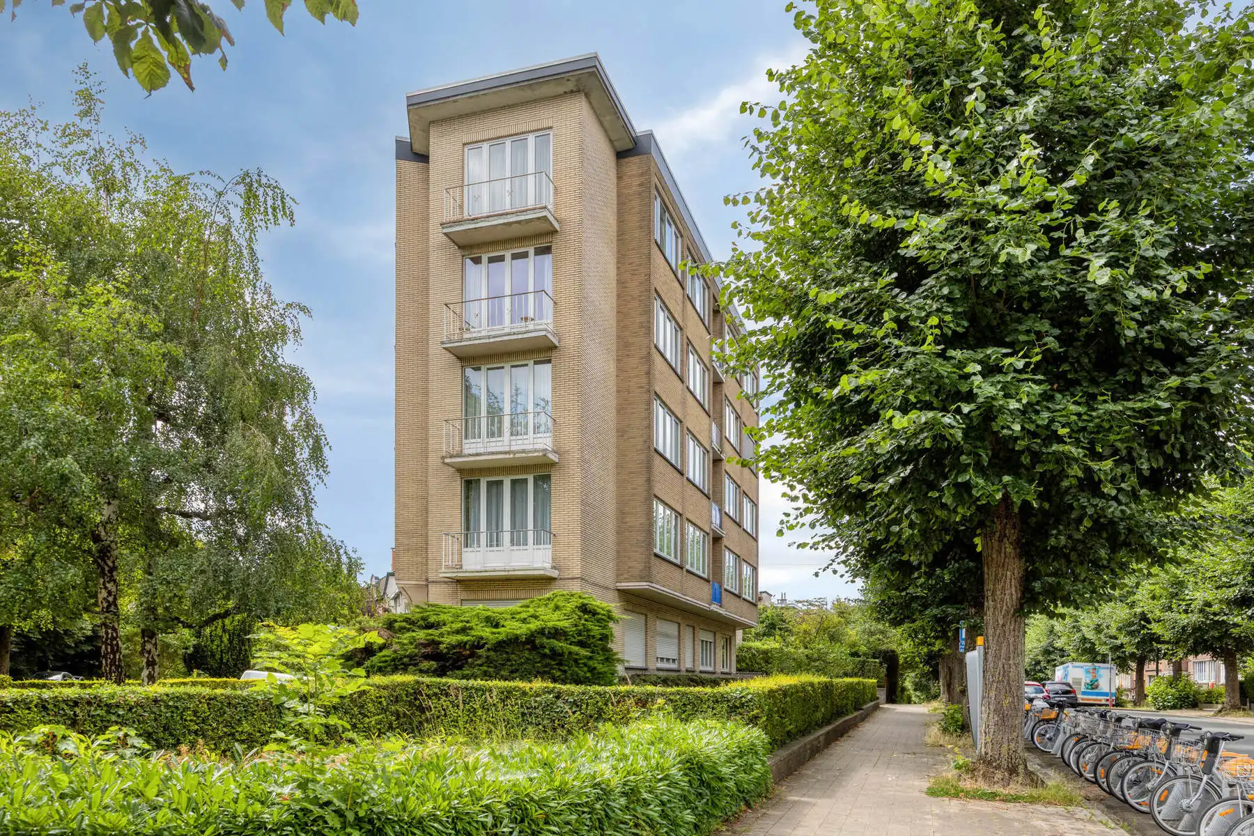 Goed gelegen gelijkvloersappartement met 2 slaapkamers foto 4