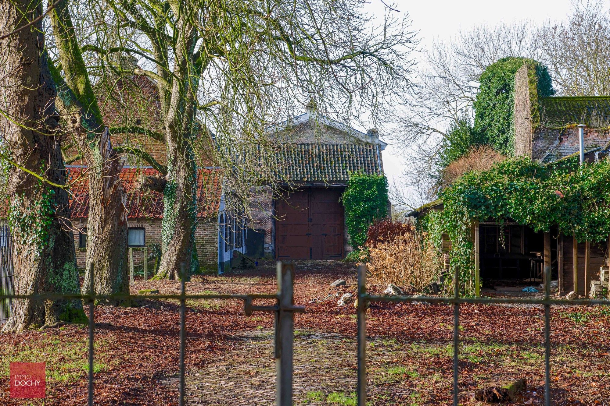 Historische kloosterhoeve aan de oevers van de Leie foto 10