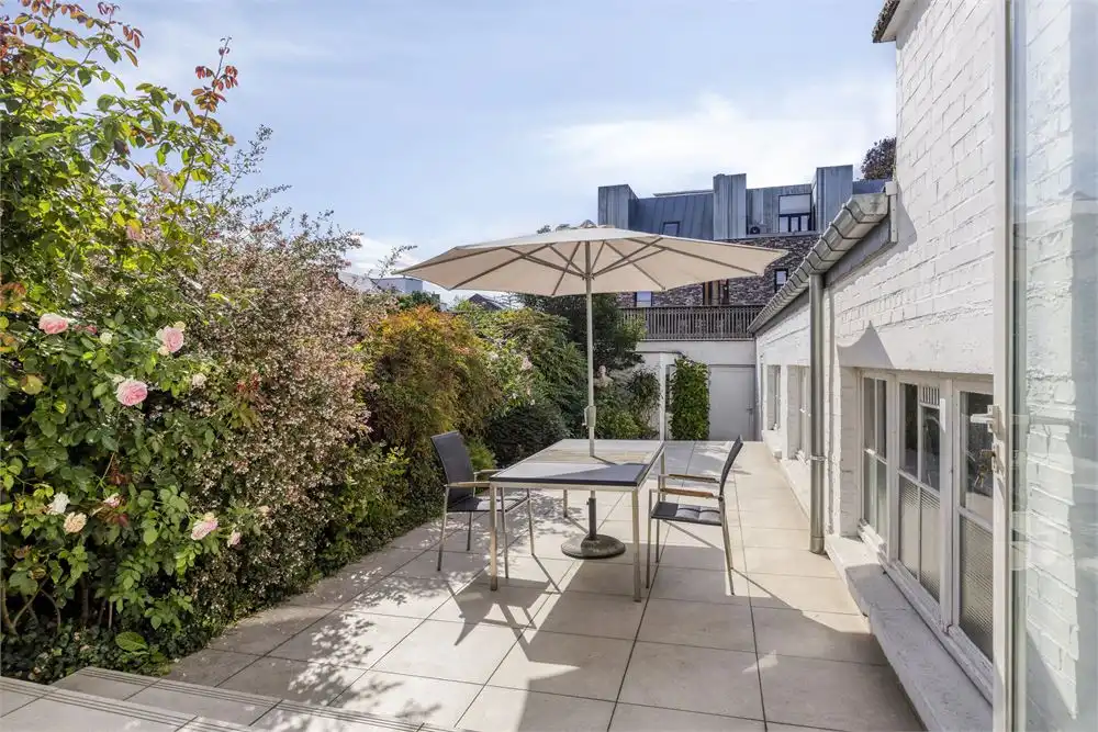 Uniek herenhuis met atelier en ruime bewoonbare oppervlakte in hartje Tongeren foto 24