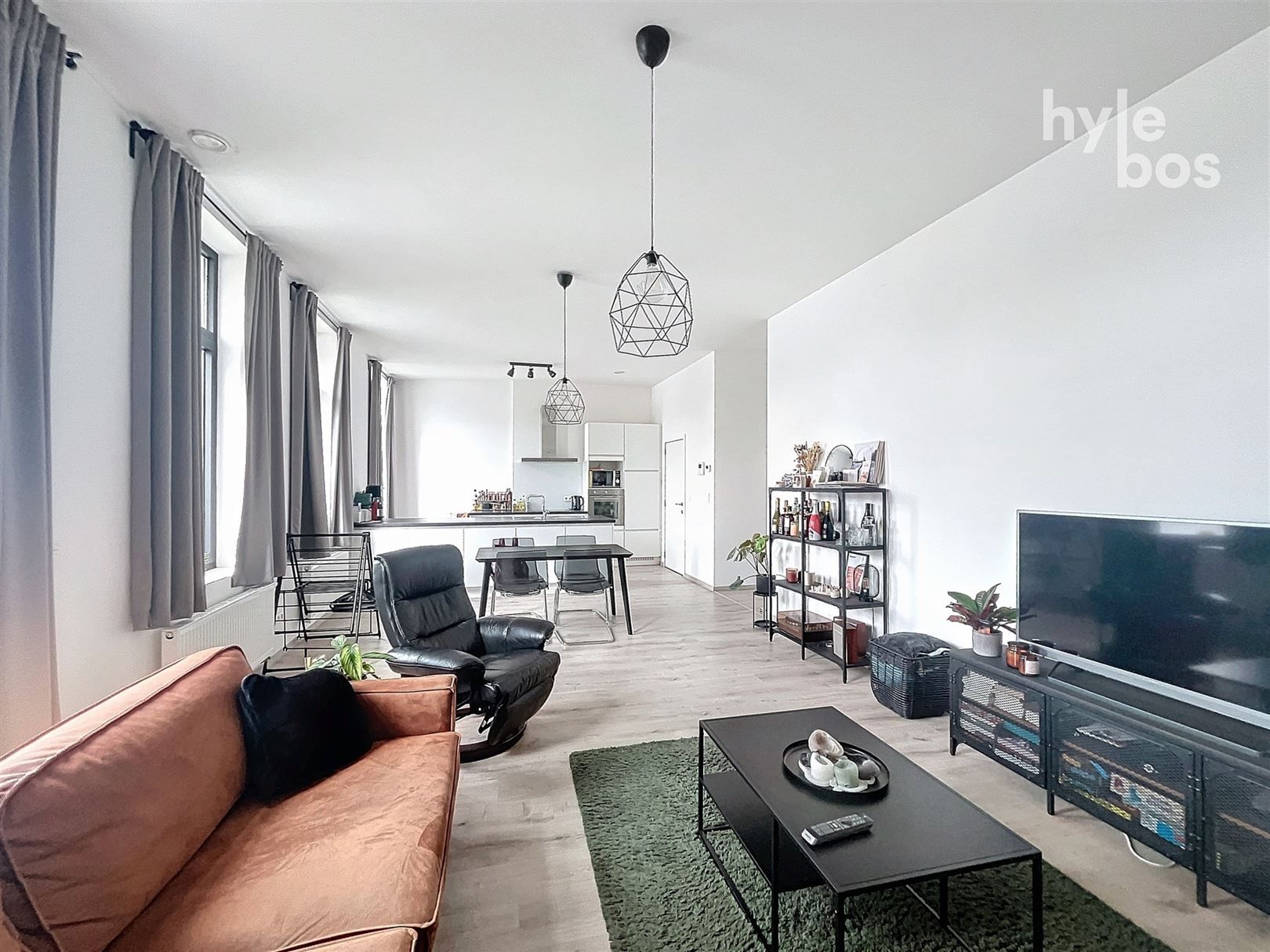 Instapklaar 2 slaapkamer appartement met ruim terras foto 4