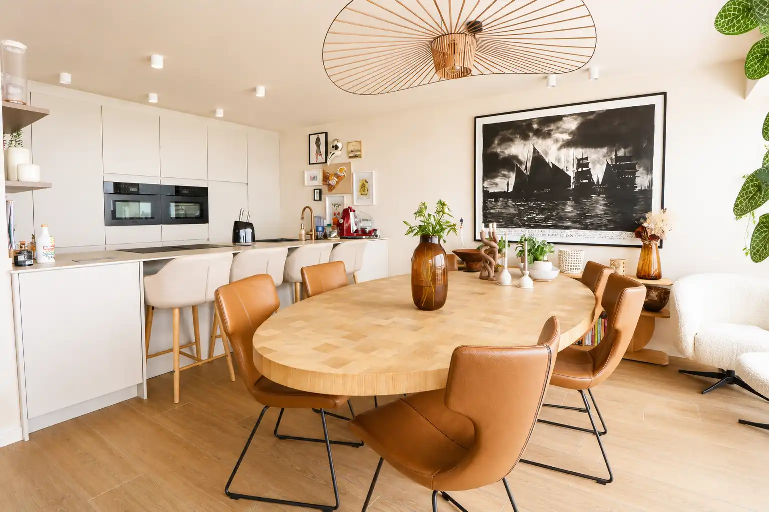 Luxueus, lichtrijk appartement (130 m²) met 3 slaapkamers en frontaal zeezicht. foto 6