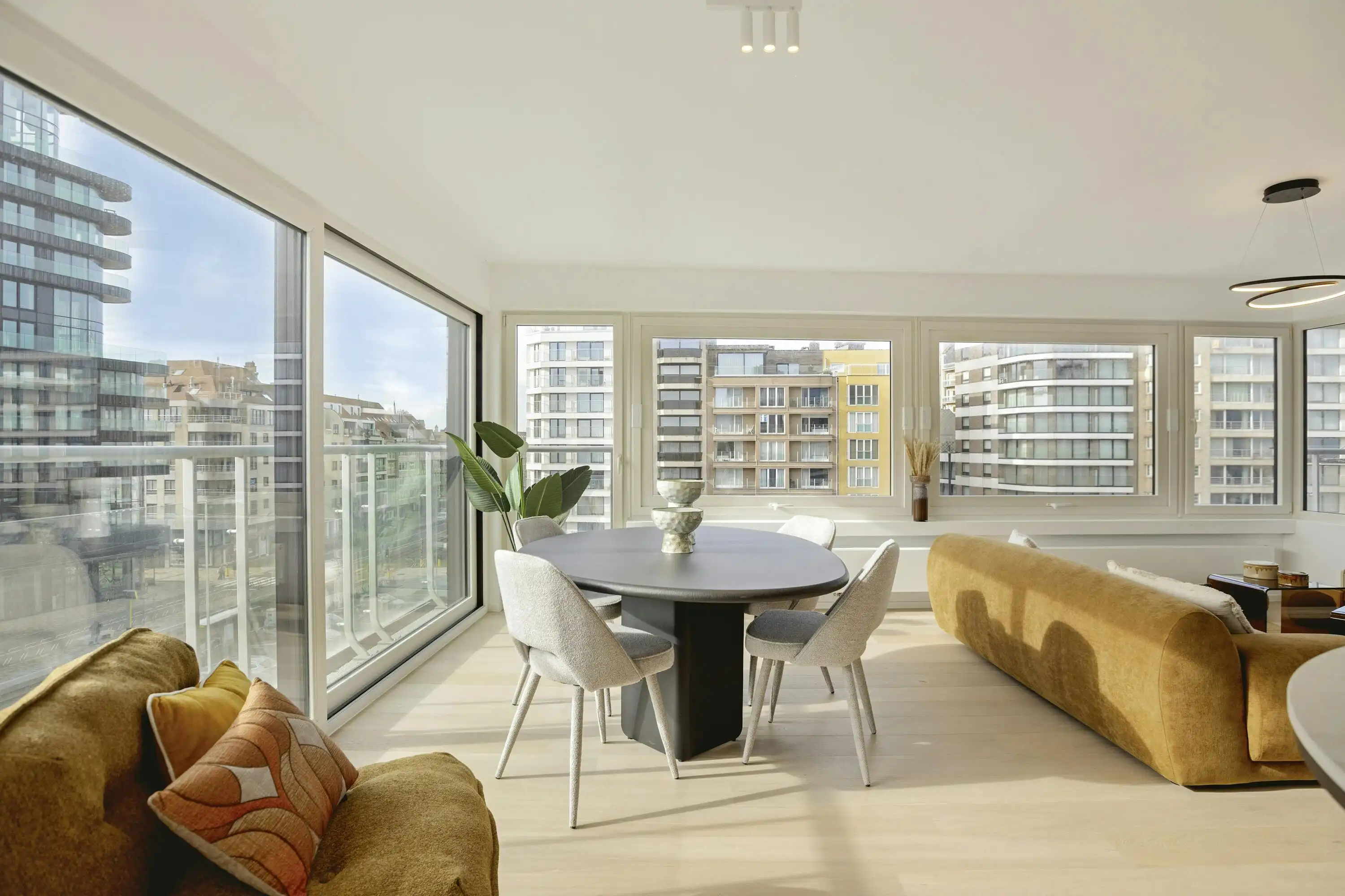 Gerenoveerd appartement met zeezicht te koop in Knokke-Heist foto 7
