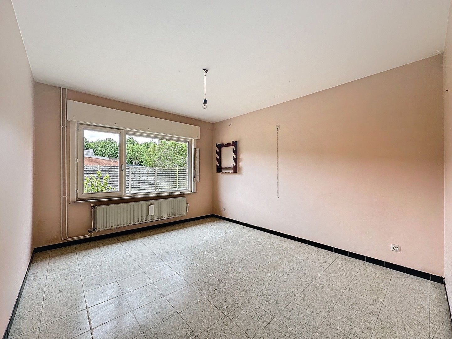 Gelijkvloerse villa met opknapwerk nabij het Hannecartbos. foto 8