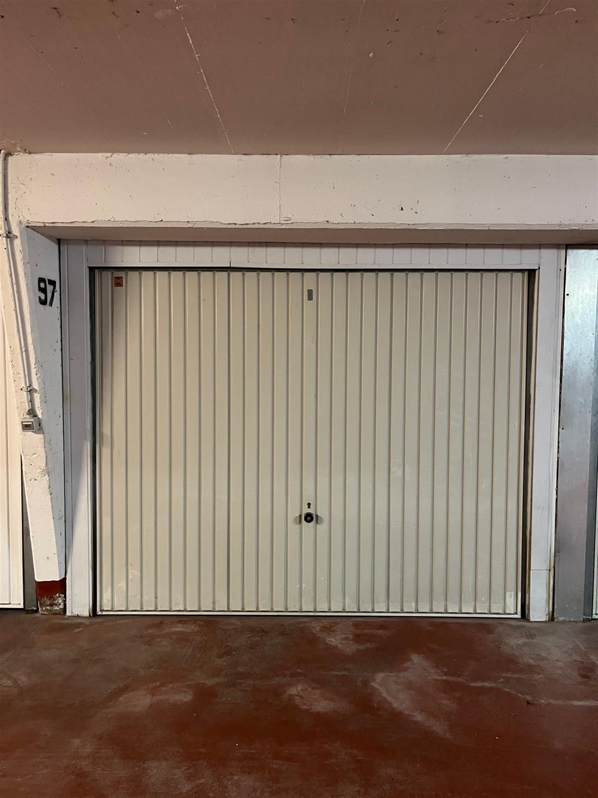 Ruime garagebox in Linkeroever te koop foto 2