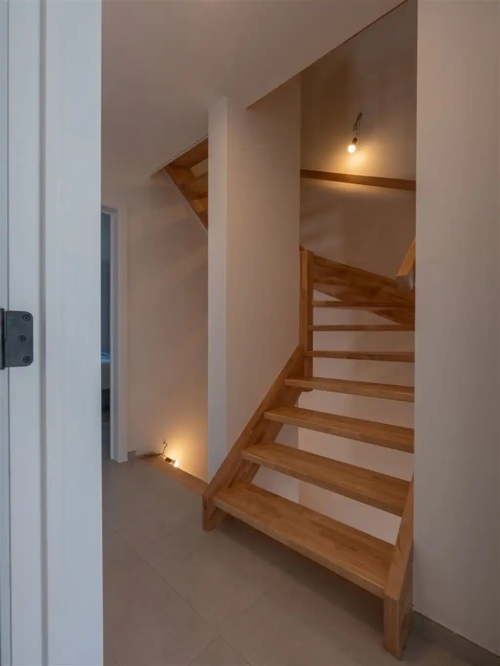 Halfvrijstaande stijlvolle nieuwbouwwoning met landelijke uitstraling foto 31