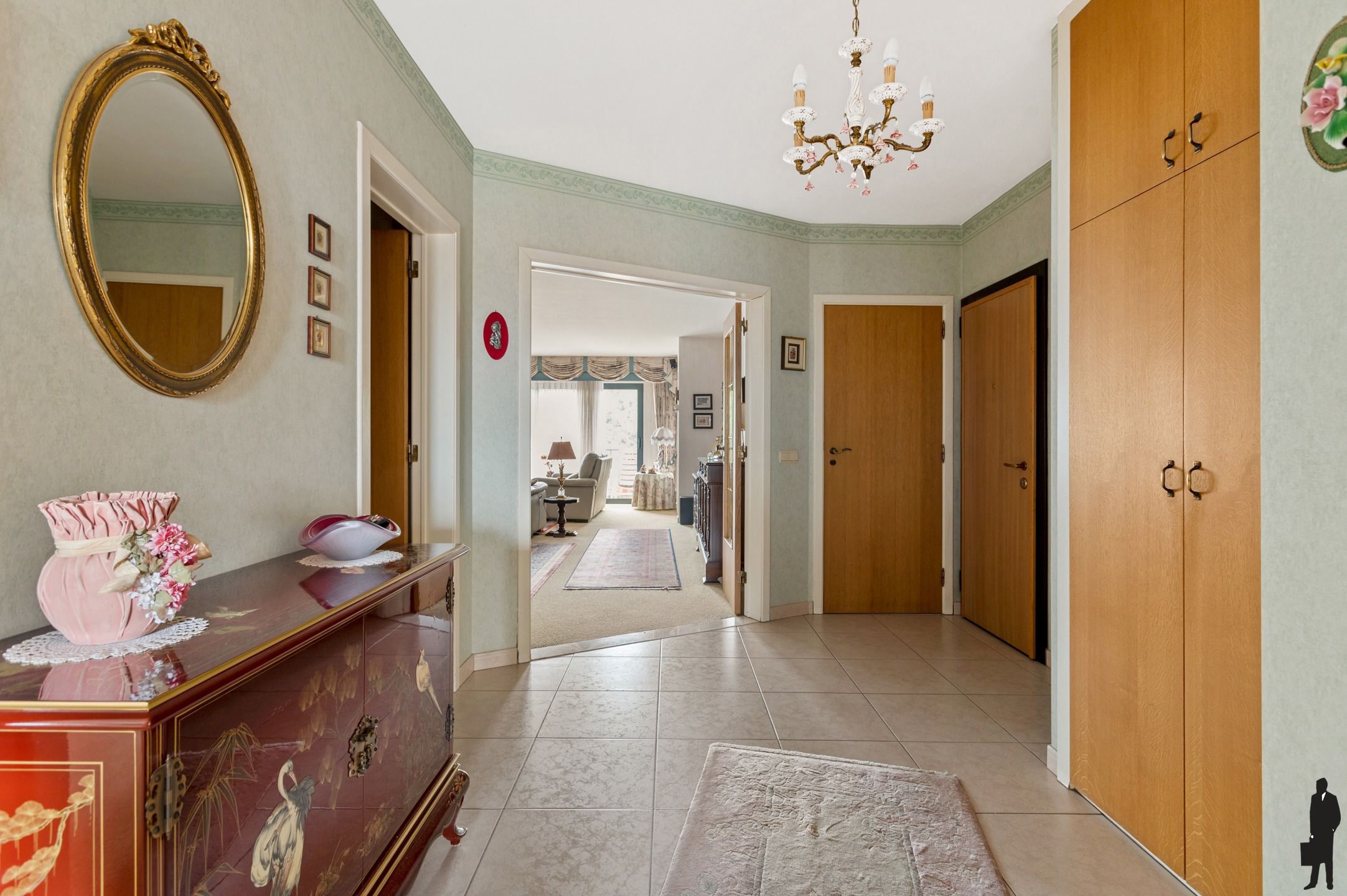 Ruim 3 slaapkamer appartement met 2 terrassen. foto 17