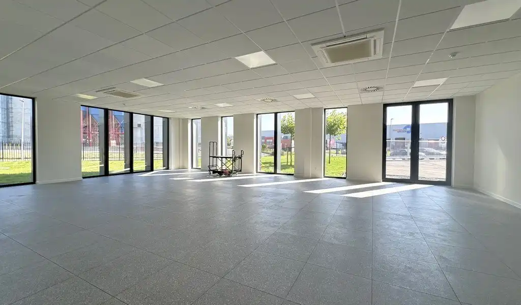 Logistieke loods te huur in Canal Logistics Centre Willebroek foto 9