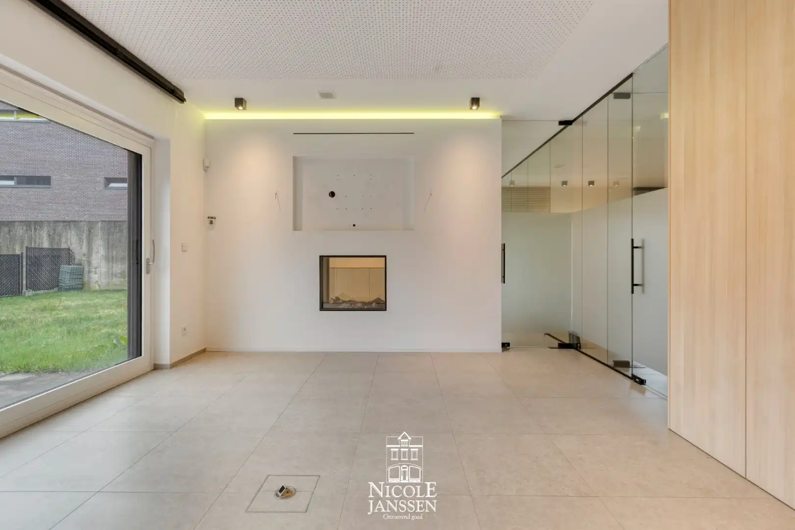 Gelijkvloers instapklaar handelspand foto 16