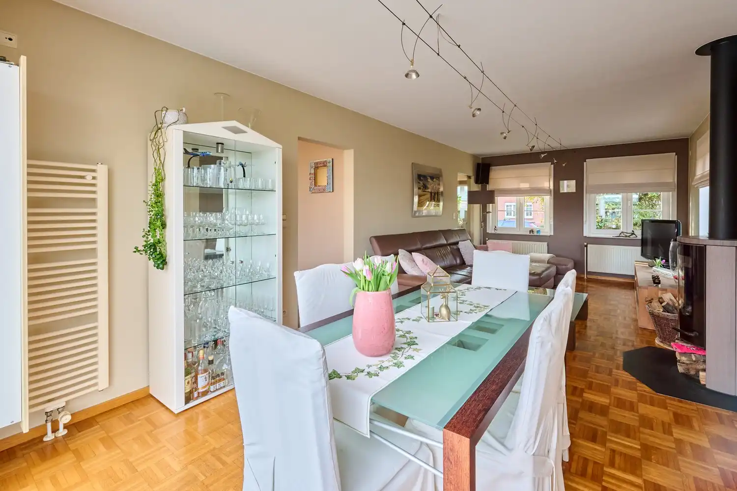 Praktisch ingedeeld keurig onderhouden landhuis - landelijk gelegen foto 2