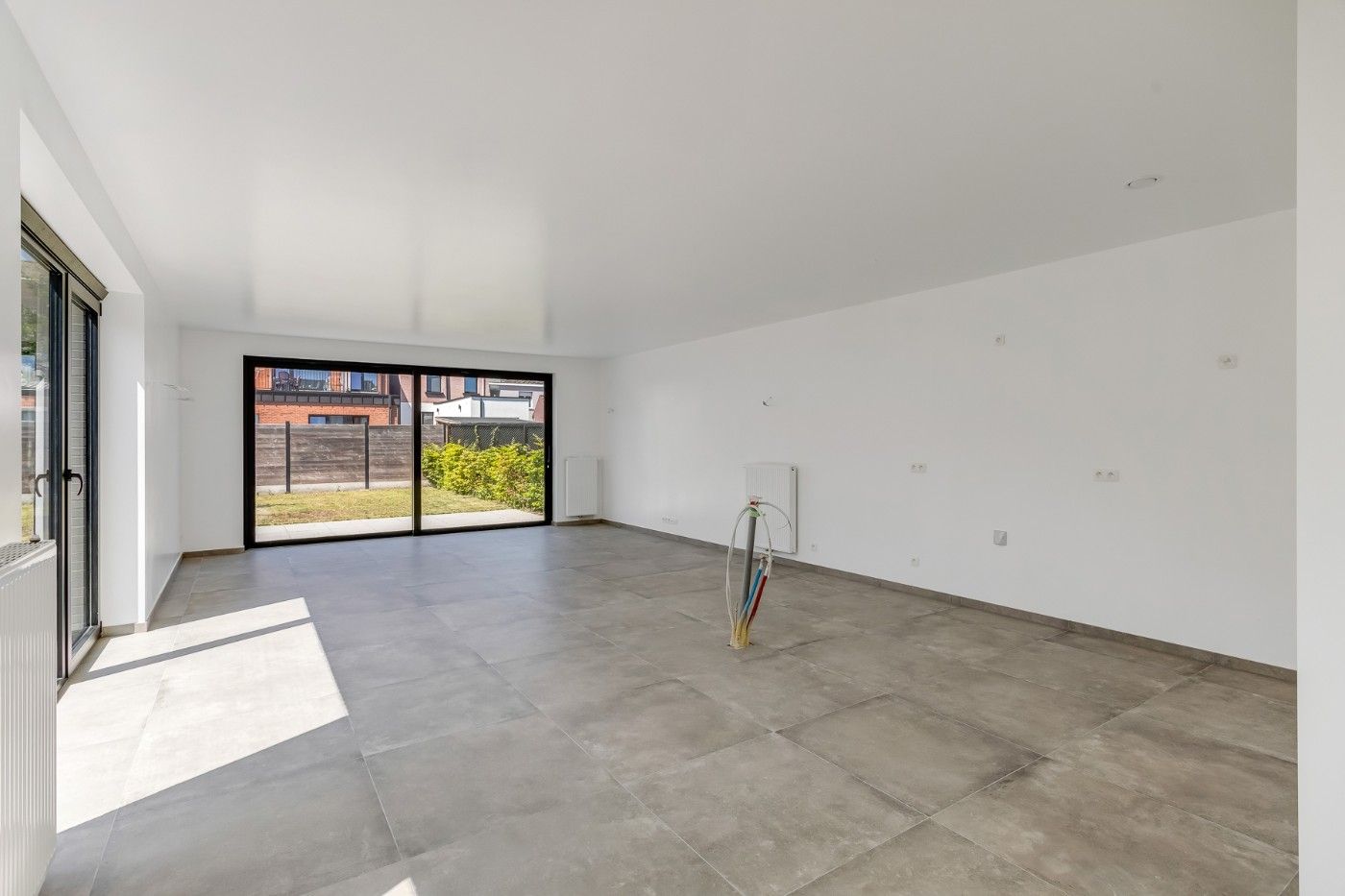 Rustig gelegen nieuwbouwwoning met 3 slpk. en toffe tuin foto 3