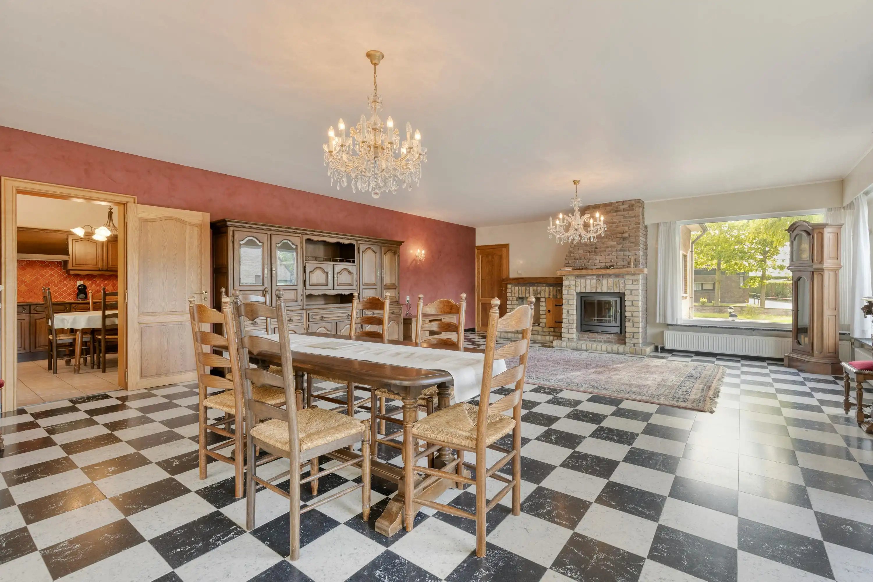 Gelijkvloerse villa met ruime tuin op een perceel van 2113m² foto 5
