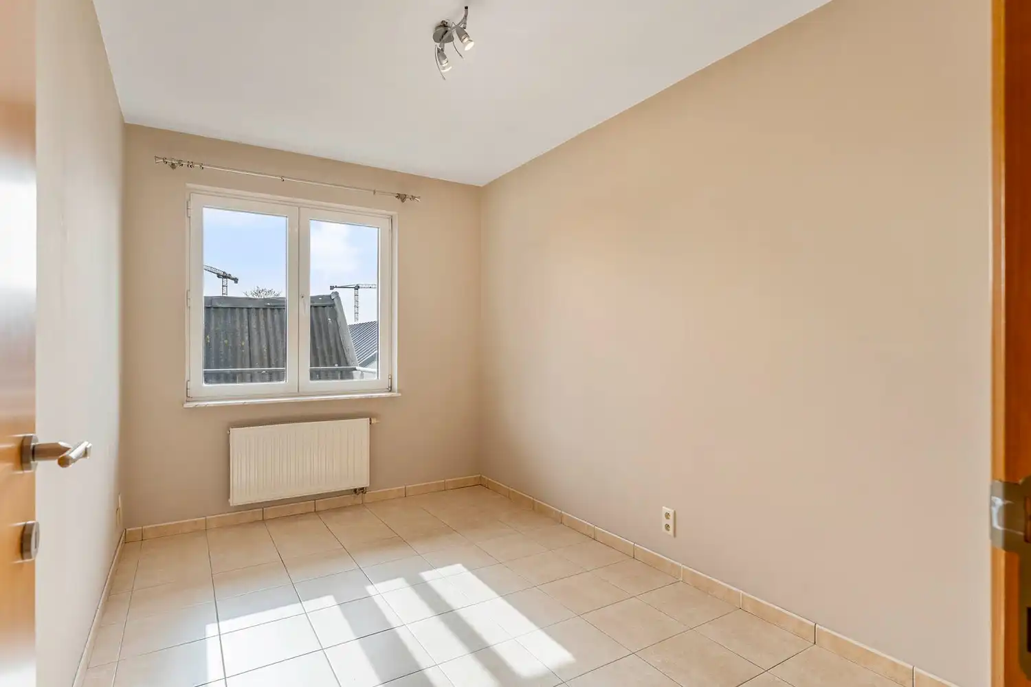 Instapklaar 2-slaapkamerappartement met zuidgericht terras en berging foto 10