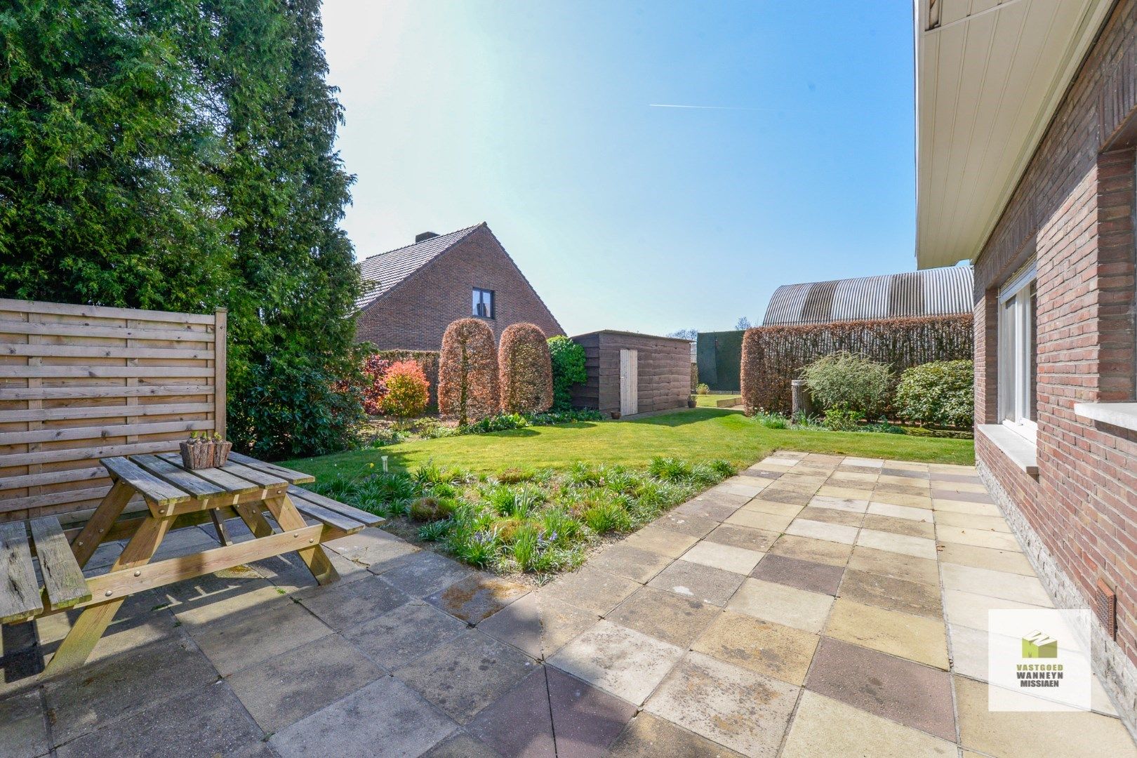 Ruime te renoveren villa met 4 slaapkamers en loods op 1696m2 te centrum Wingene foto 22