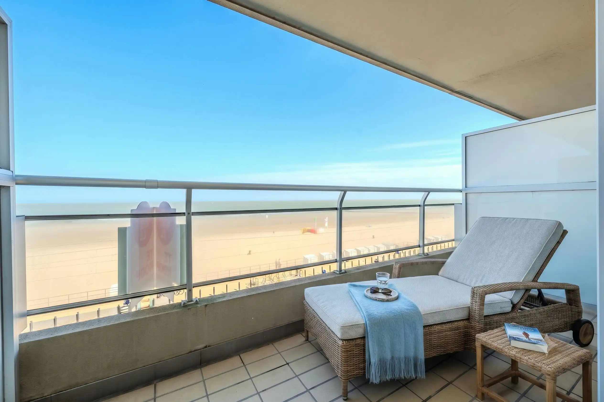 Prachtig appartement met frontaal zeezicht! foto 2
