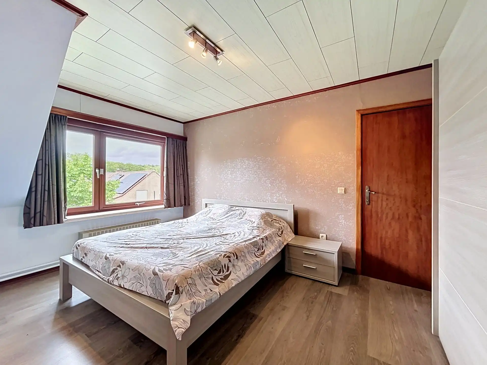 instapklare gezinswoning met 3 slaapkamers, garage en ruime tuin op toplocatie foto 10